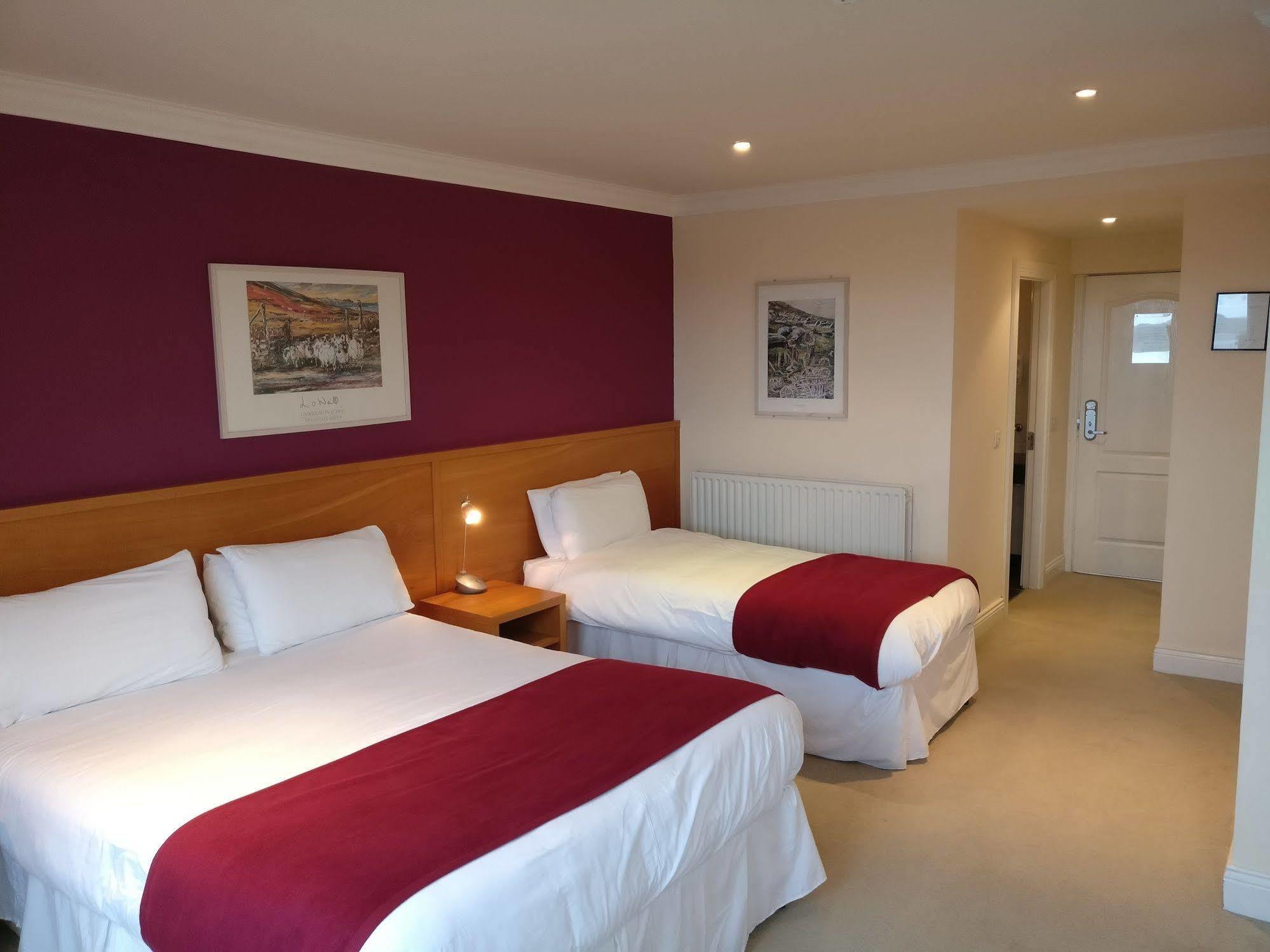 Hotel Ceann Sibeal Беллиферритер Экстерьер фото